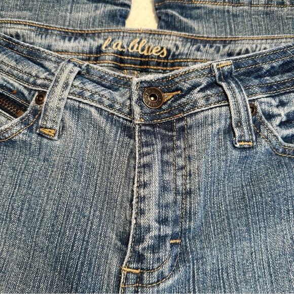 LA Blues Bootcut Jeans Butterfly Embroidered Rhinestones Light Blue Wash Size 6 - Picture 7 of 14